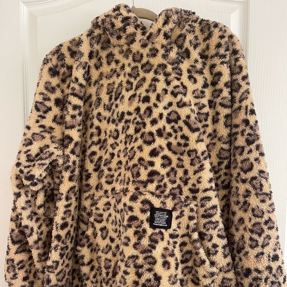 Cheetah Sweater Fuzzy